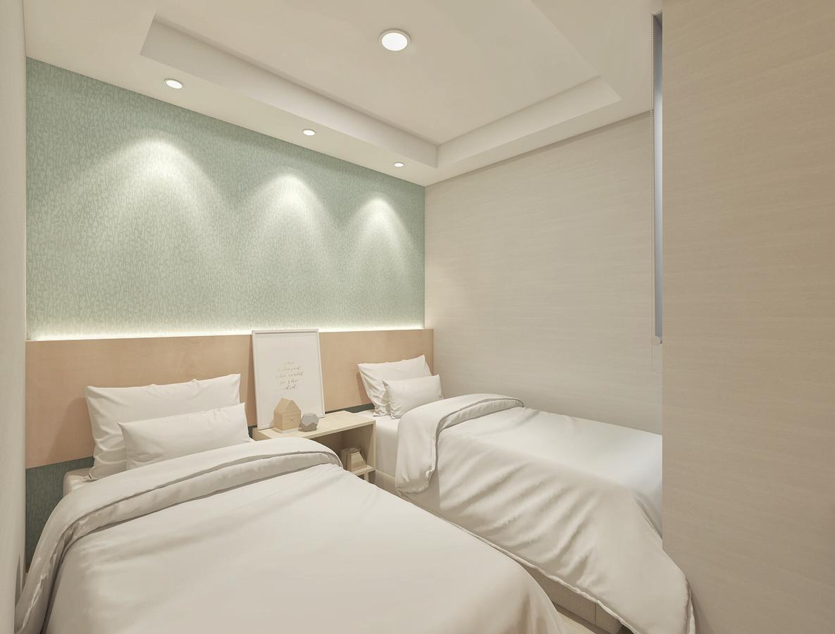 Eightin Hotel Sudirman Джакарта Экстерьер фото